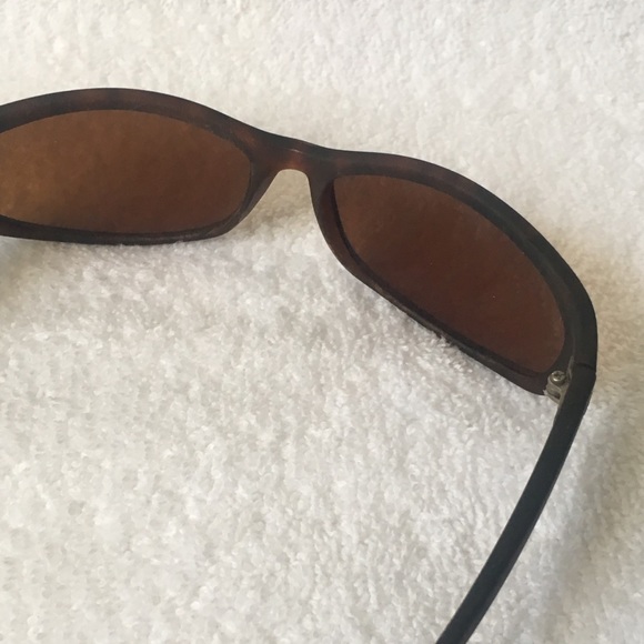 Foster Grant Brown Animal Print Sunglasses - Picture 2 of 6